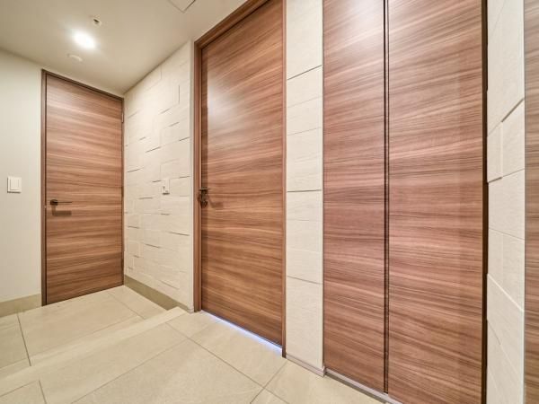 2LDK Apartment for Sale in Higashi-Ikebukuro, Toshima-ku - Thumbnail 4