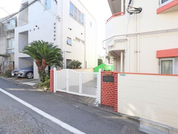 1R Apartment in Meguro with Private Garden - 46.15m2 - Thumbnail 2