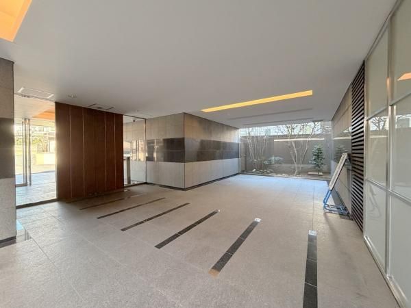 Renovated 2LDK+S Apartment in Urawa-ku, Saitama - Thumbnail 3