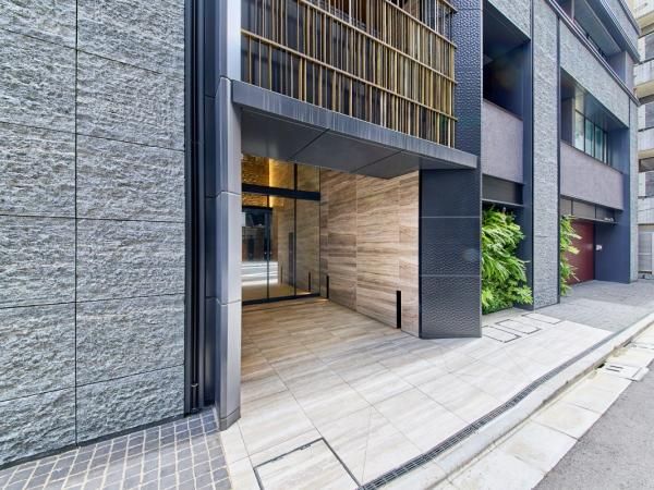 2LDK Apartment for Sale in Chiyoda-ku, Tokyo – 59.43m² - Thumbnail 2