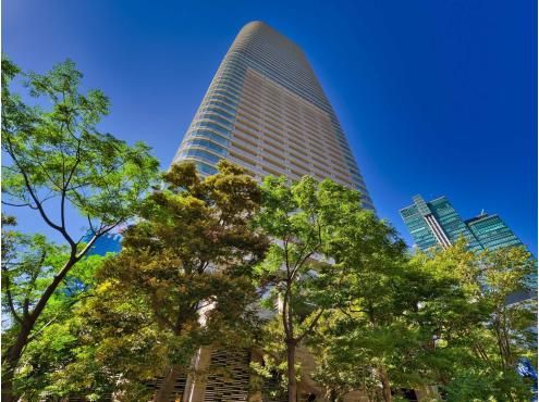 3LDK Apartment in Minami Aoyama, Minato-ku, Tokyo - Thumbnail 2