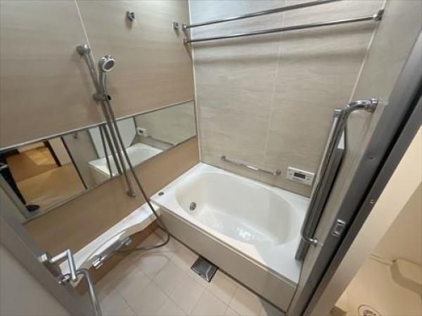 1LDK Apartment for Sale in Chiyoda, Tokyo – 45m² 28th Floor - Thumbnail 4