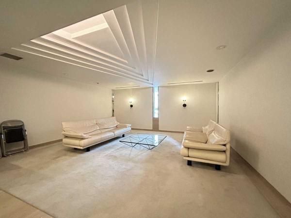 2LDK Apartment for Sale in Nakamachi, Shinjuku-ku, Tokyo - Thumbnail 4
