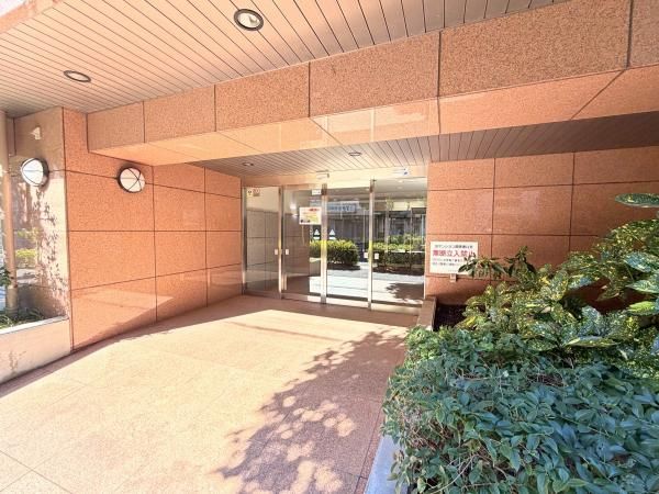 3LDK Apartment in Edogawa, Tokyo – 71m² Corner Unit - Thumbnail 2