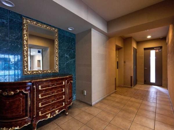 0LDK Apartment in Shirokane, Minato-ku, Tokyo for Sale - Thumbnail 3
