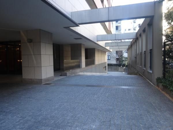 Renovated 1LDK Apartment in Shibuya, Tokyo – 63.56m² - Thumbnail 3