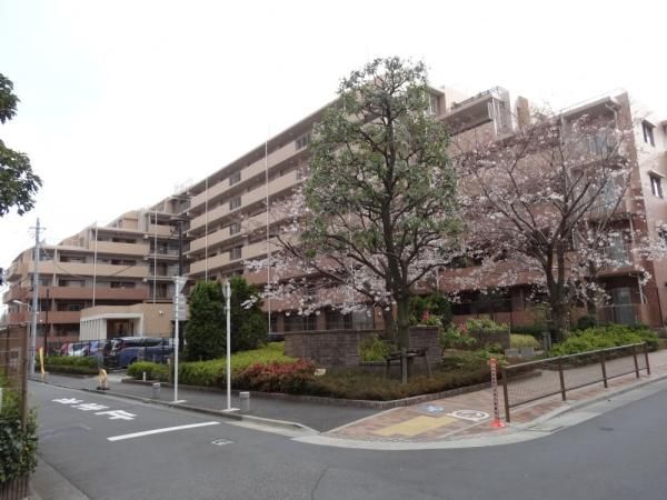 1SLDK Apartment for Sale in Shinagawa, Tokyo - 60.09m2 - Thumbnail 2