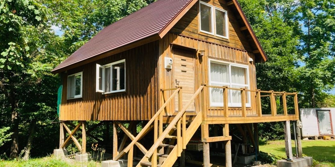 Log Cabin with Loft on Large Land Parcel in Niseko, Hokkaido - Thumbnail 2