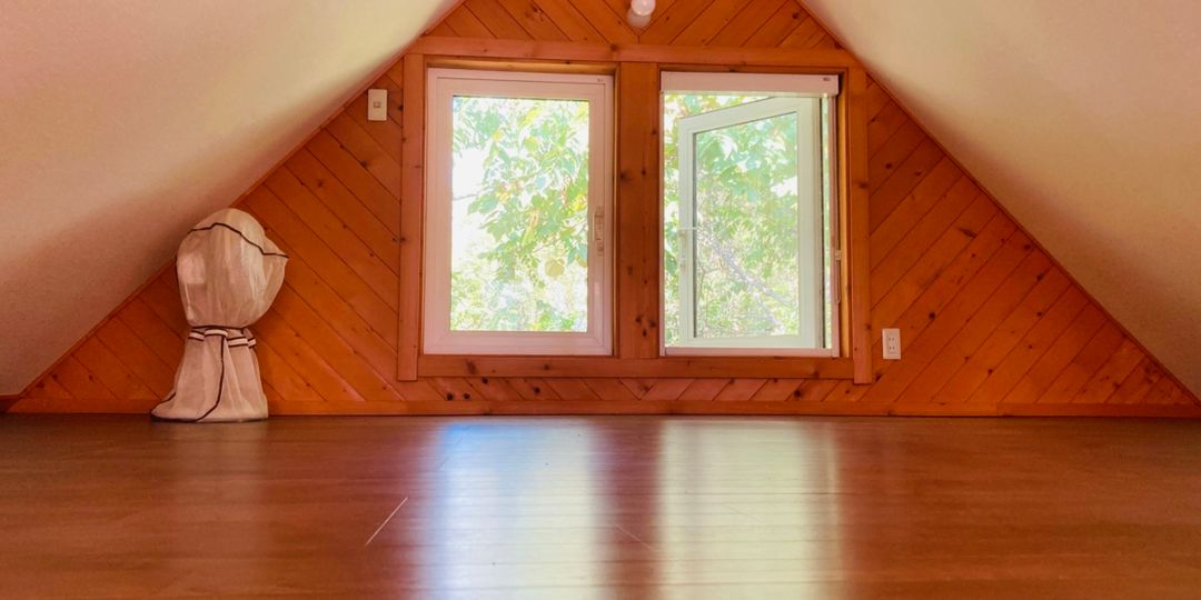 Log Cabin with Loft on Large Land Parcel in Niseko, Hokkaido - Thumbnail 4