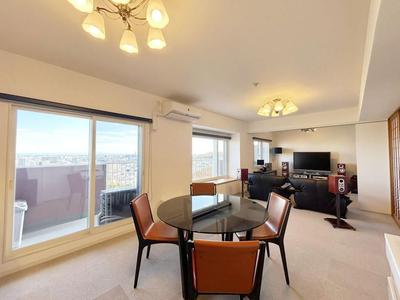 Spacious 3LDK Top-Floor Apartment in Sapporo Nishi Ward — Interior, Nishi, Hokkaido