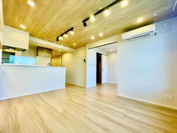 Renovated 2LDK Apartment in Yushima, Bunkyo Ward, Tokyo - Thumbnail 3