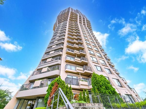 Motoazabu Hills Luxury Apartment in Minato, Tokyo - Thumbnail 2
