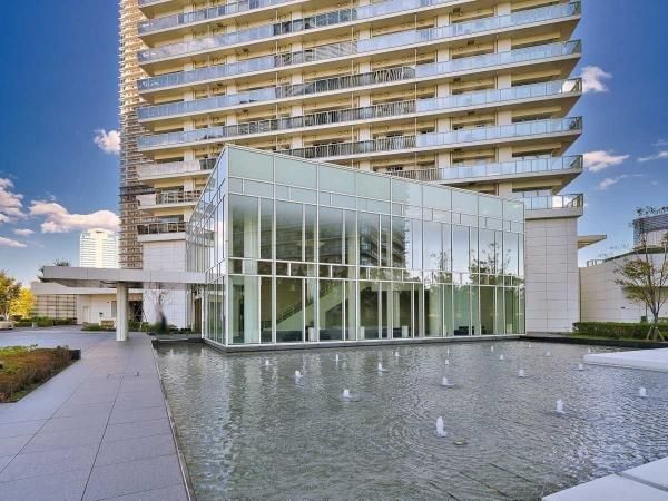 2LDK Apartment for Sale in Harumi, Chuo-ku, Tokyo - 85m² - Thumbnail 2