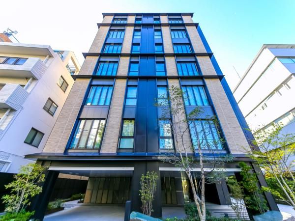 Luxury 3LDK Apartment for Sale in Chiyoda, Tokyo - Thumbnail 2