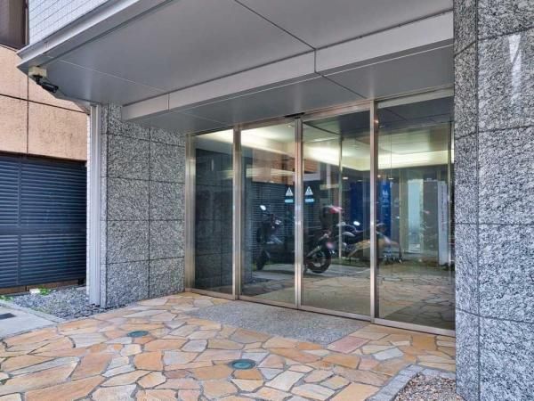 Renovated 2LDK Apartment in Chiyoda, Tokyo - Thumbnail 4