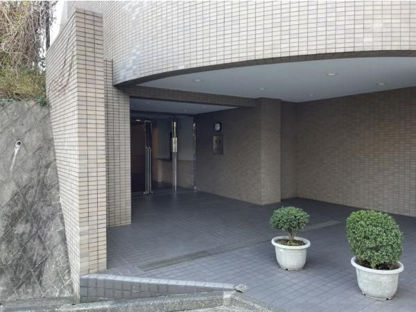 4LDK Apartment for Sale in Tsurumi-ku, Yokohama - Thumbnail 2