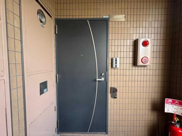 Monarch Hibumiya 3LDK Apartment for Sale in Meguro, Tokyo - Thumbnail 3