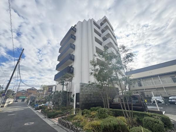3LDK Apartment for Sale in Higashikasai, Edogawa, Tokyo - Thumbnail 3