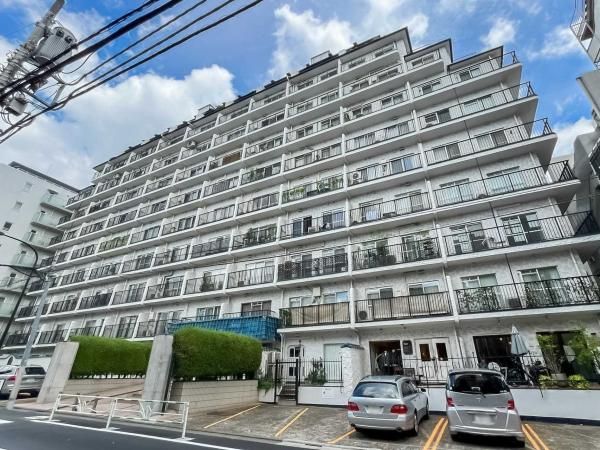 Renovated 1LDK Apartment in Daikanyama, Shibuya-ku - Thumbnail 2