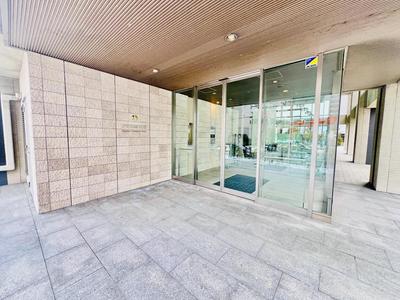 2LDK Apartment for Sale in Higashi-ku, Sapporo, 62.24 sqm — Front_door, Higashi, Hokkaido