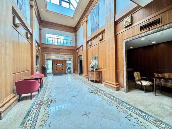 1LDK Apartment for Sale in Shirokane, Minato-ku, Tokyo - Thumbnail 3