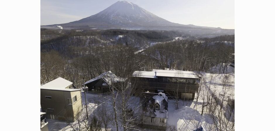 2-Bedroom House for Sale in Lower Hirafu, Niseko, Hokkaido - Thumbnail 4