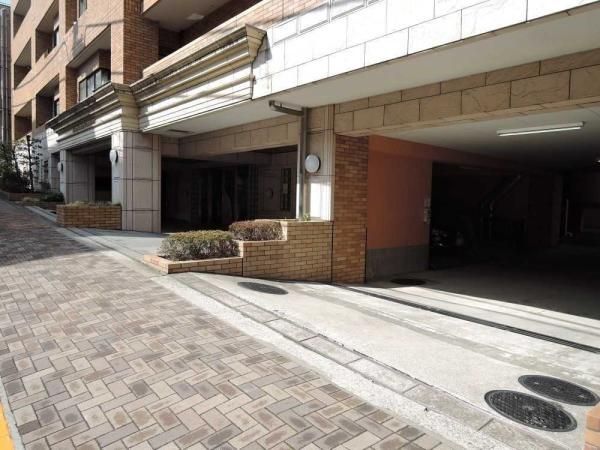 Renovated 2LDK Apartment in Ebisu, Shibuya - Thumbnail 4