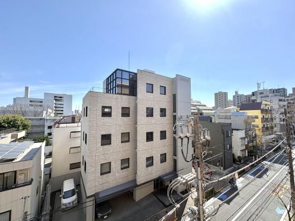 Renovated 2LDK Apartment in Ebisu, Shibuya - Thumbnail 2