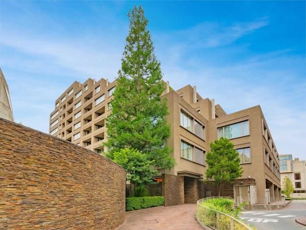 62m2 1LDK Apartment for Sale in Azabudai, Minato-ku, Tokyo - Thumbnail 2