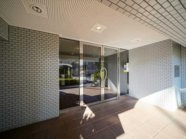 Renovated 1LDK Apartment in Higashi-Oi, Shinagawa, Tokyo - Thumbnail 3