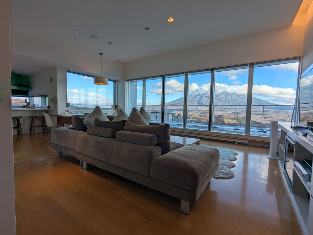 Renovated Penthouse with Mount Yotei View in Niseko's Upper Hirafu - Thumbnail 4