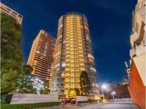 3LDK Apartment for Sale in Nishi-Gotanda, Shinagawa-ku, Tokyo - Thumbnail 2