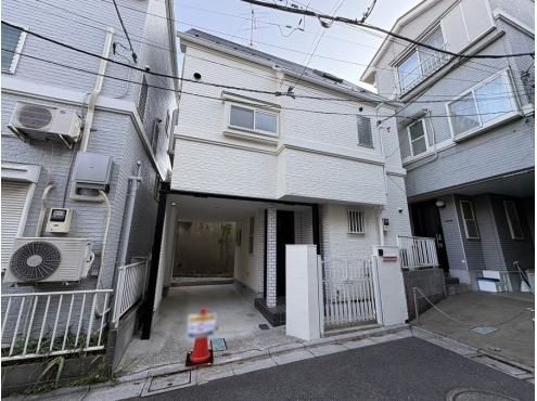 Luxury 2LDK Apartment in Shibaura Island Cape Tower, Minato-ku - Thumbnail 2