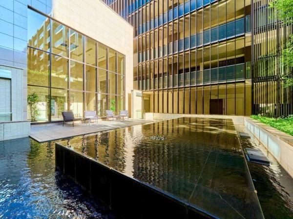 3LDK Apartment for Sale in Meguro-ku, Tokyo - Thumbnail 2