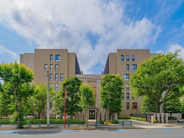 3LDK Apartment for Sale in Meguro-ku, Tokyo - Thumbnail 4