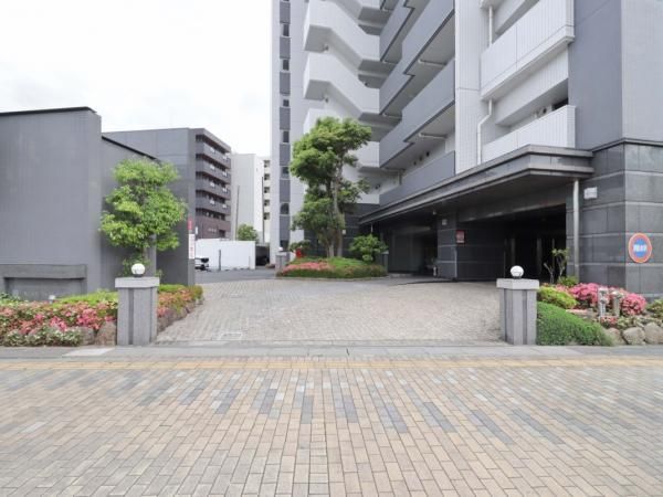 3LDK Apartment for Sale in Yashio, Saitama Near Station - Thumbnail 2