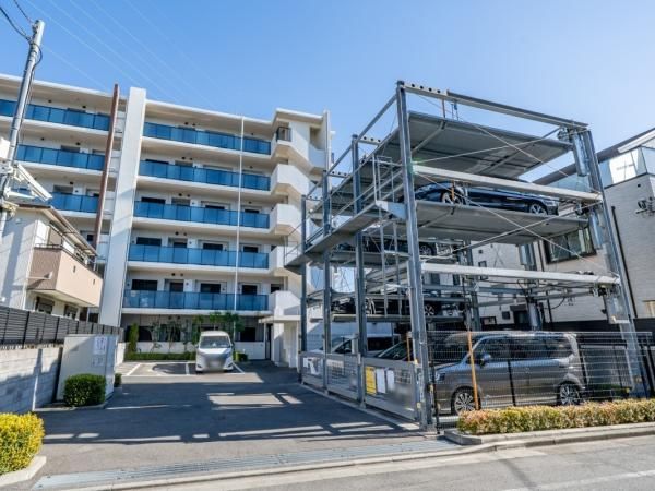 2LDK Apartment for Sale in Nishi-Kameari, Katsushika, Tokyo - Thumbnail 3