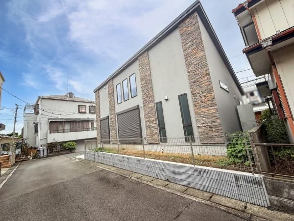 Modern 3LDK House for Sale in Aoba Ward, Yokohama - Thumbnail 2
