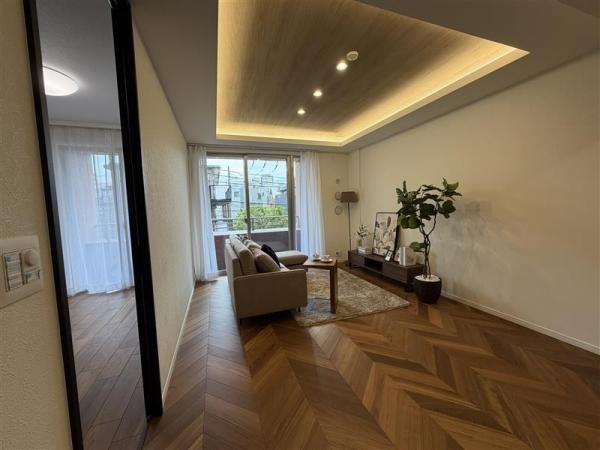 Renovated 2LDK+S Apartment in Shinagawa, Tokyo for Sale - Thumbnail 4