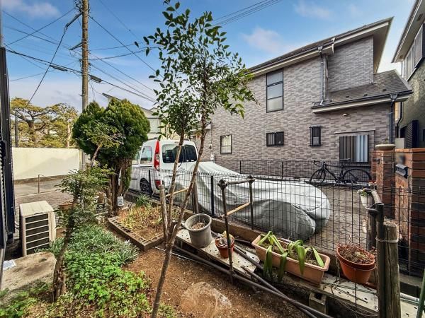 Land with Existing House for Sale in Kamakura's Zaimokuza - Thumbnail 2