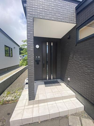 5LDK Used House in Nishi-ku, Sapporo, Hokkaido — Front_door, Nishi, Hokkaido