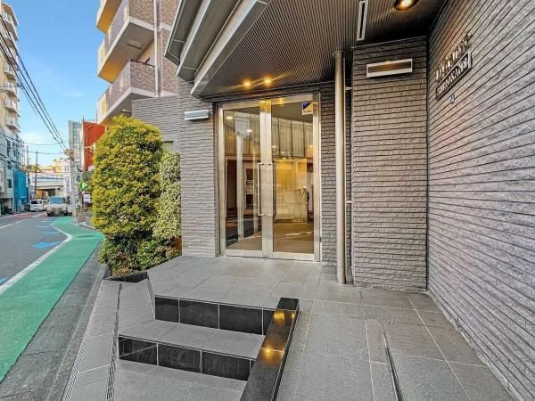 Renovated 1LDK Apartment in Shirokane, Minato-ku, Tokyo - Thumbnail 3