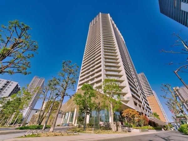 Cosmo Polis Shinagawa 2LDK Apartment for Sale in Minato-ku, Tokyo - Thumbnail 2