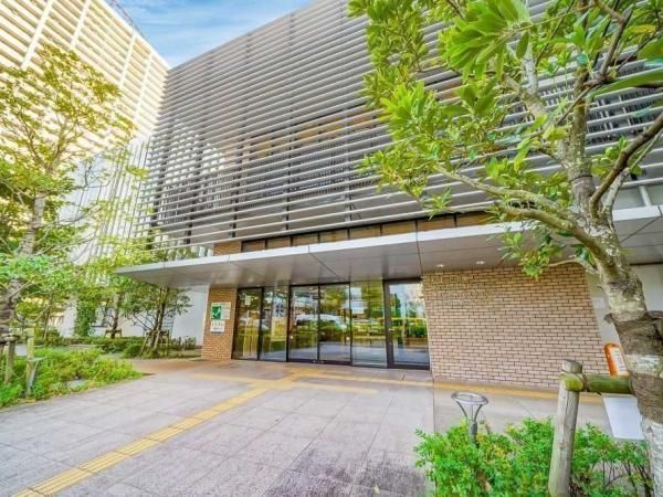 Cosmo Polis Shinagawa 2LDK Apartment for Sale in Minato-ku, Tokyo - Thumbnail 4