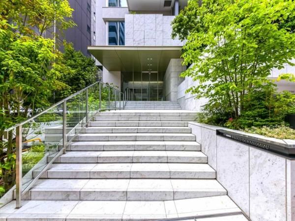 Proud Ochanomizu: 3LDK Apartment in Bunkyo Ward, Tokyo - Thumbnail 2