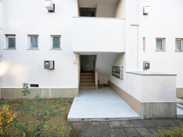 Renovated 3LDK Apartment in Tamapuraza, Yokohama - Thumbnail 3