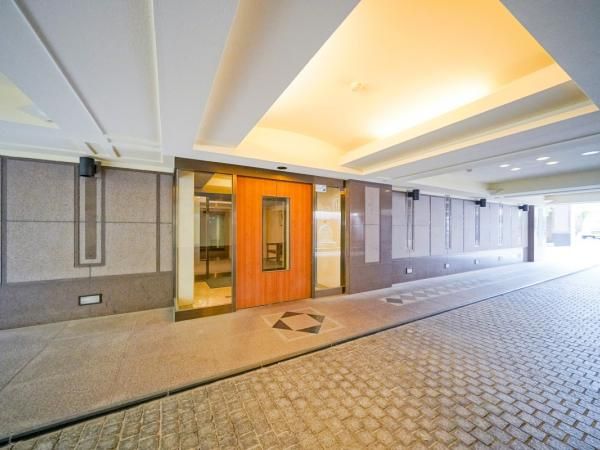 Renovated 2LDK Apartment in Shibuya, Tokyo - Thumbnail 4