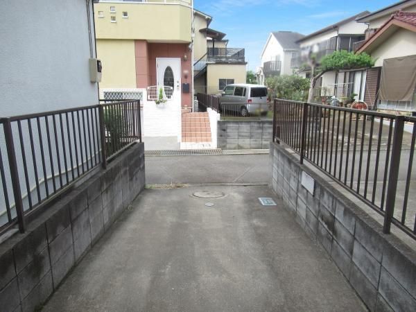 4DK Detached House for Sale in Higashiyamato, Tokyo - Image 1