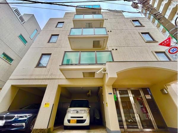 1LDK Apartment for Sale in Minato, Tokyo - 44.88m2 - Thumbnail 2