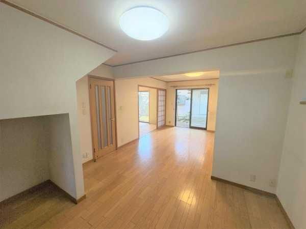 Used Detached House in Tsurumi-ku, Yokohama - 4LDK+S - Thumbnail 2